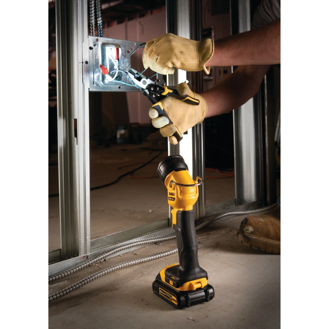 DeWalt Led lampa s otočnou hlavou 18V 0*ah