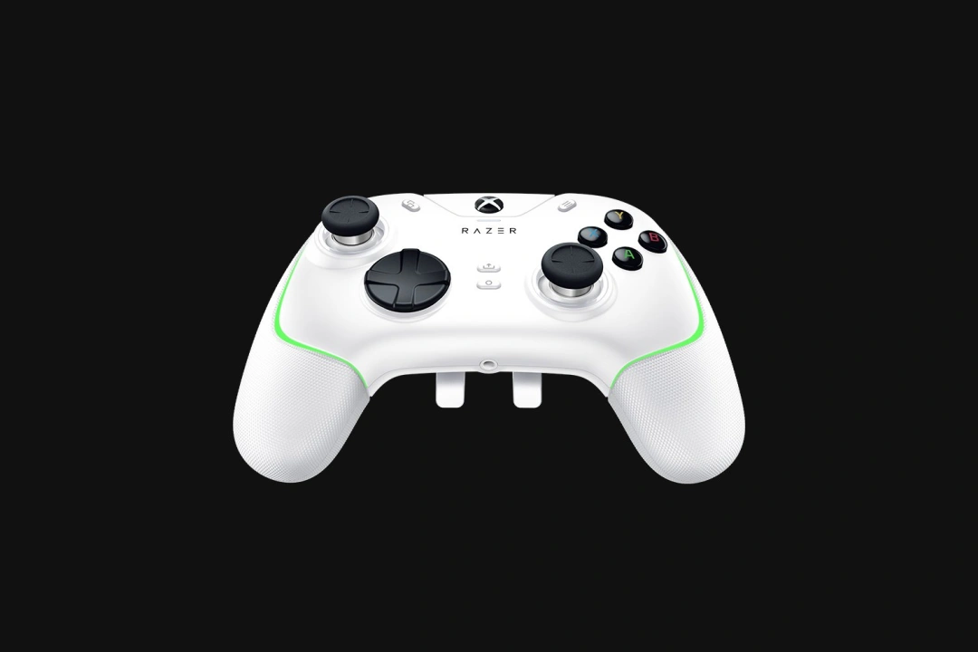 Razer Wolverine V2 Chroma, White