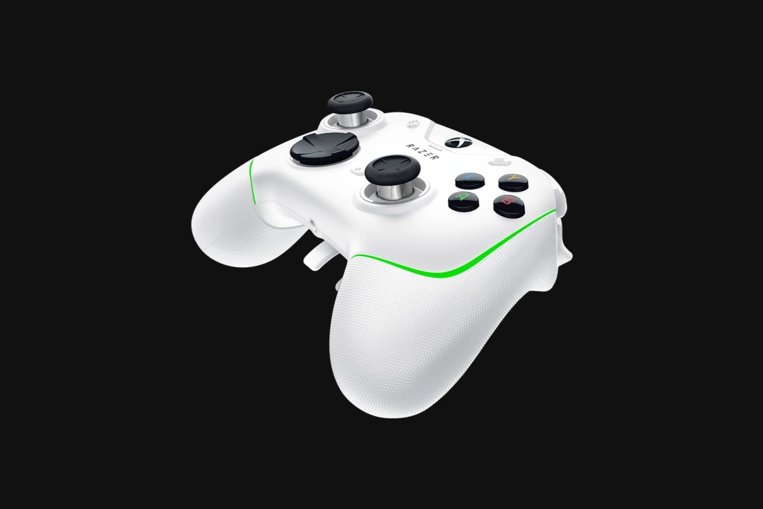 Razer Wolverine V2 Chroma, White