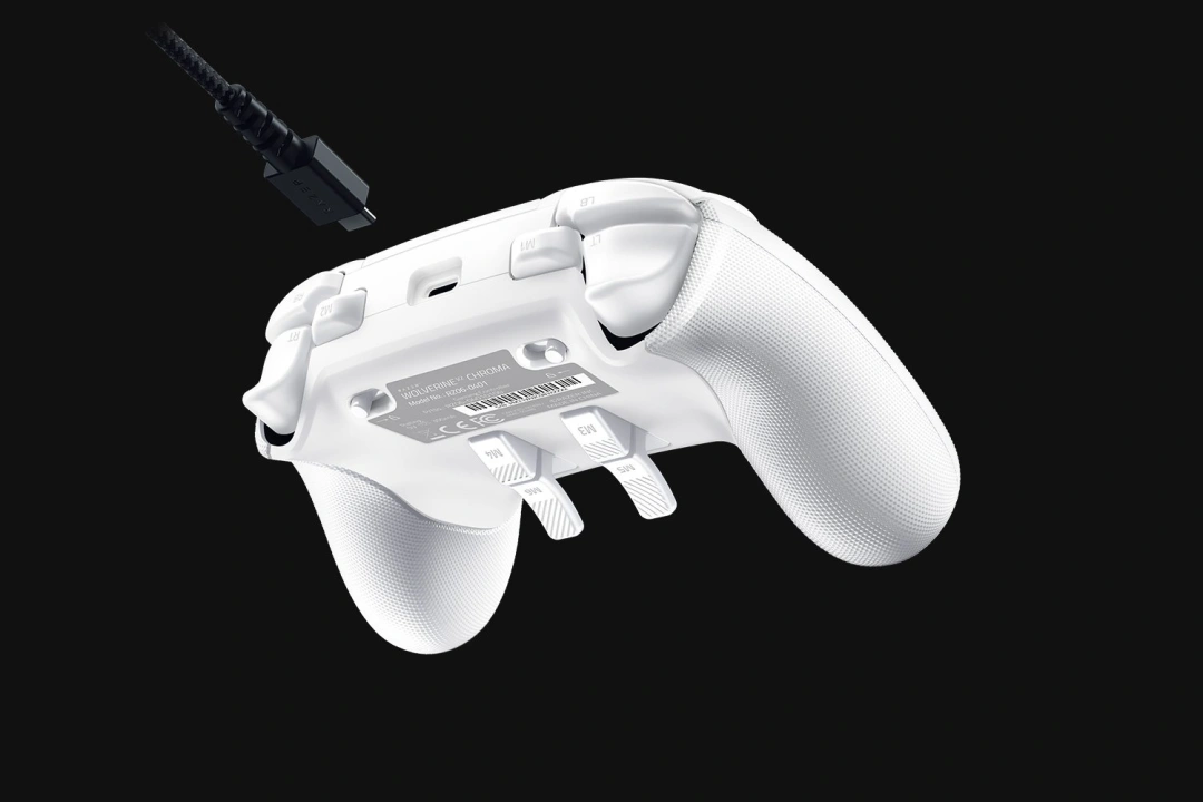 Razer Wolverine V2 Chroma, White