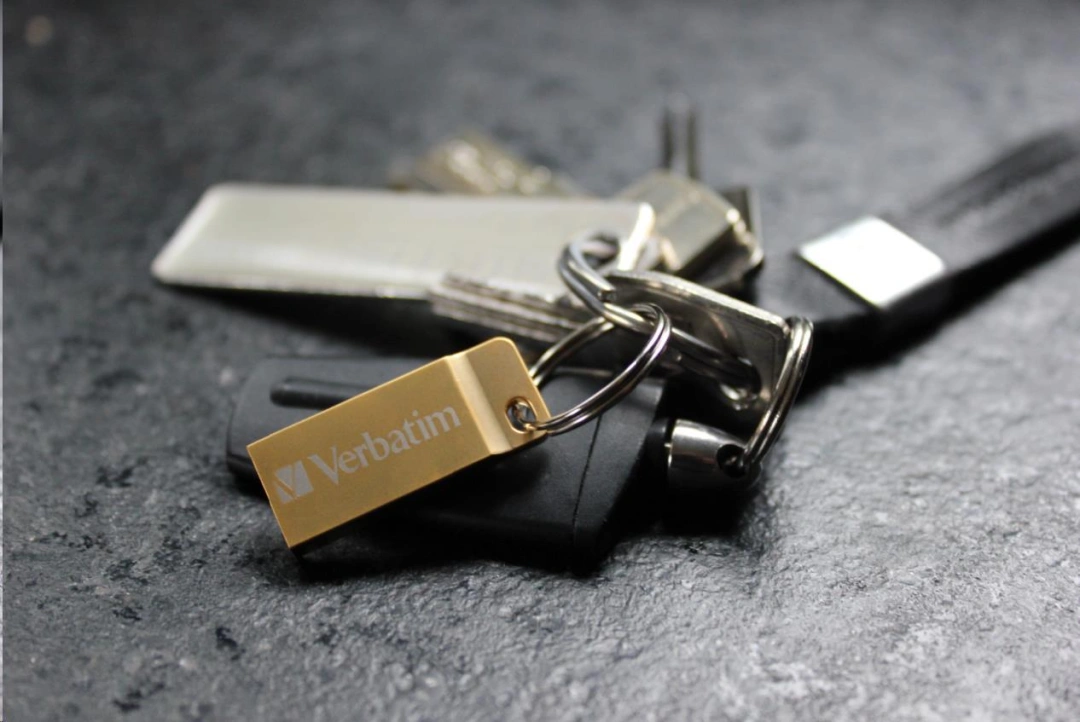 Verbatim Metal Executive  USB 3.0 64GB, Gold