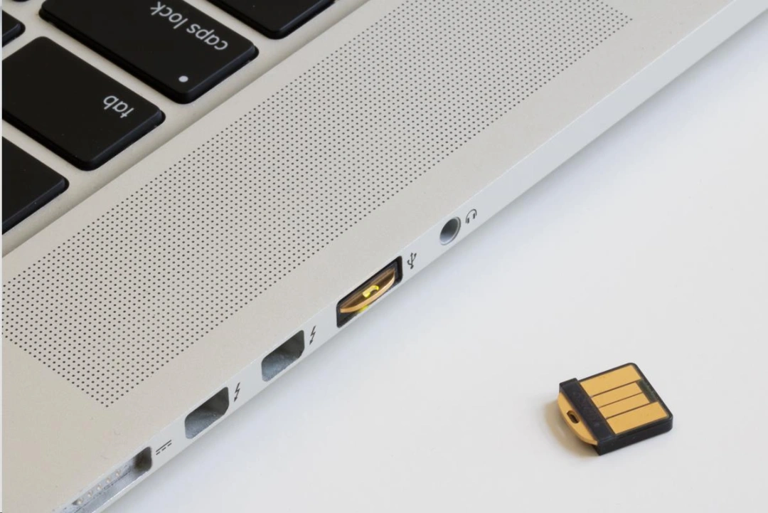 YubiKey 5 Nano