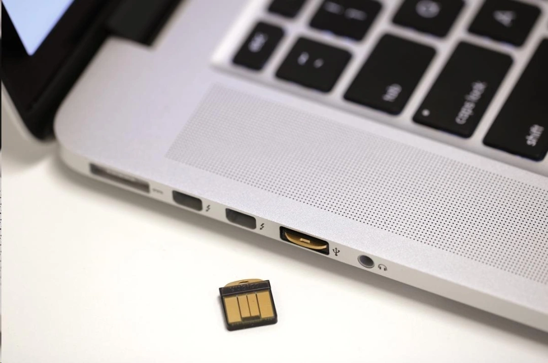 YubiKey 5 Nano