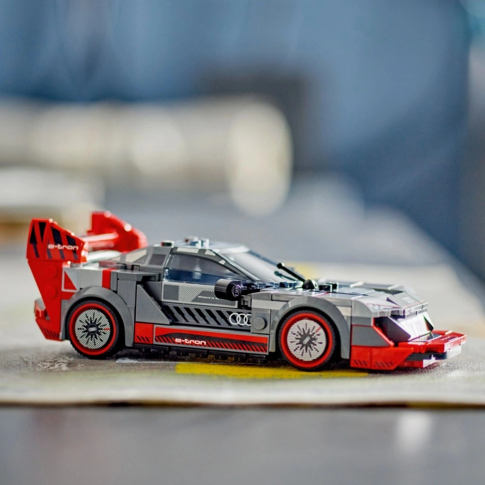 LEGO Speed Champions 76921 Závodní auto Audi S1 E-tron Quattro