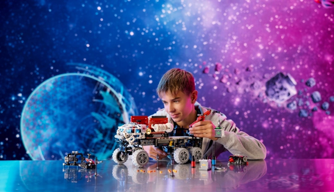 LEGO Technic 42180 Průzkumné vozítko s posádkou na Marsu