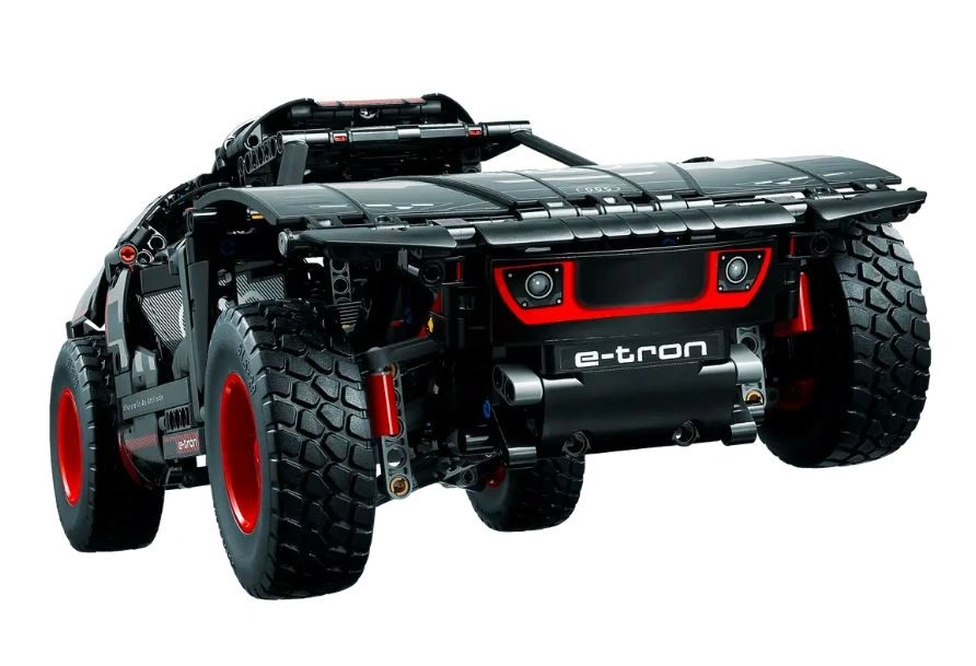 LEGO Technic 42160 Audi RS Q e-tron, 914 dílků