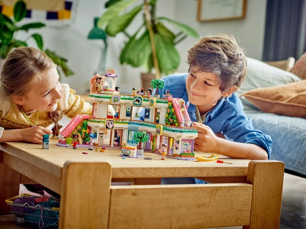 LEGO Friends 42604 Obchodní centrum v městečku Heartlake