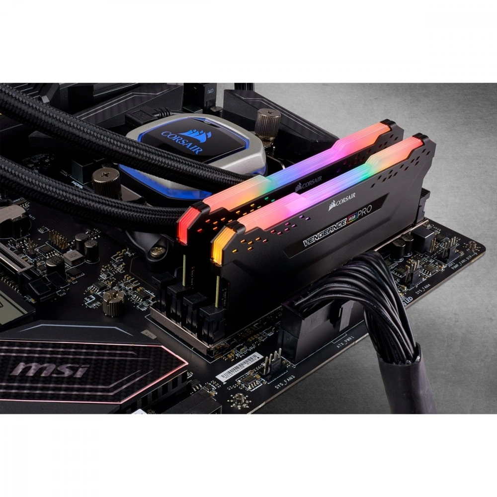 Corsair Vengeance RGB PRO DDR4 32GB (2x16GB) 3600 CL18, černá