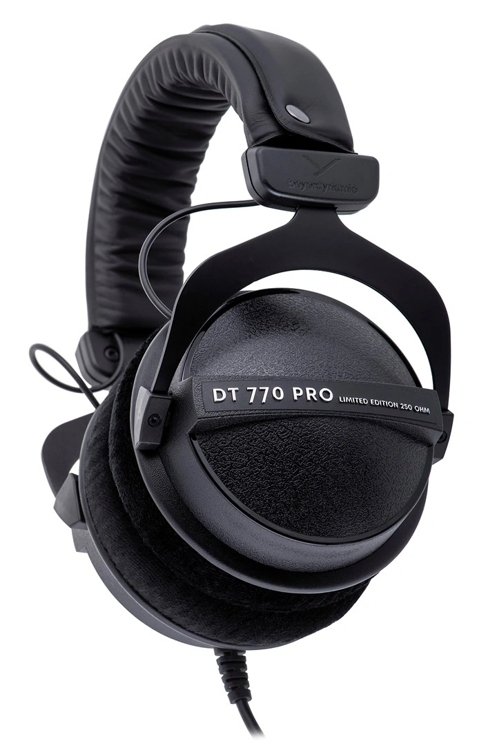 Beyerdynamic DT 770 PRO 250 OHM Black Limited Edition