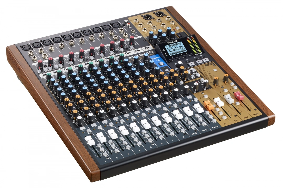 Tascam MODEL 16