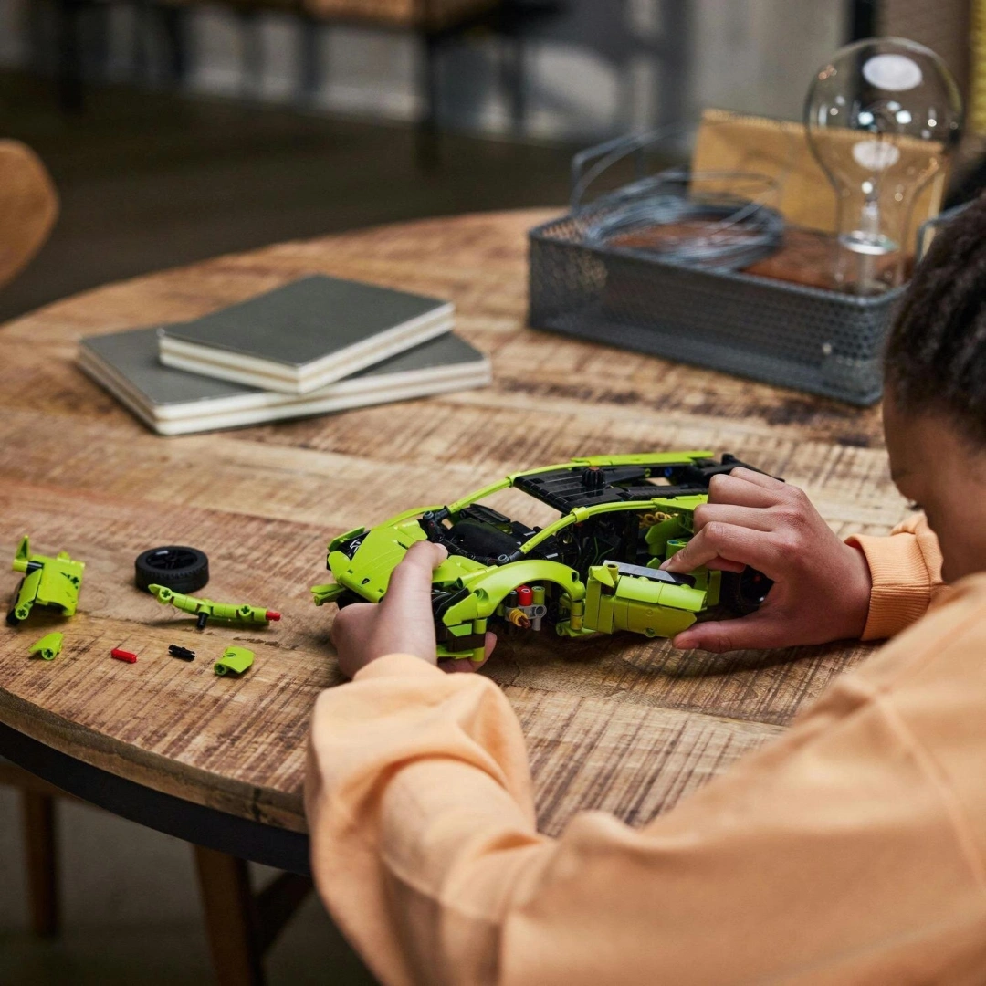 LEGO® Technic 42161 Lamborghini Huracán Tecnica