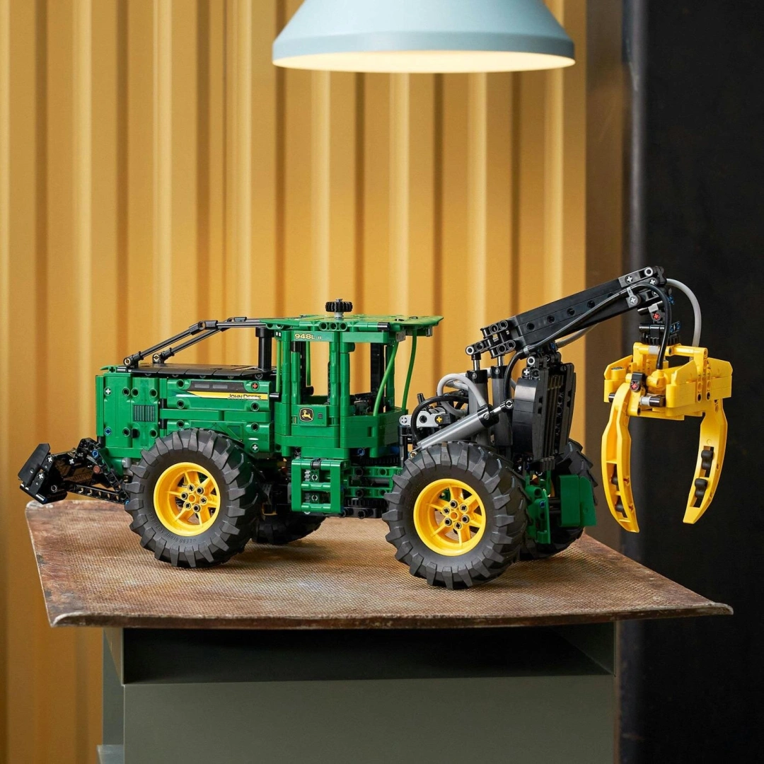 LEGO® Technic 42157 Lesní traktor John Deere 948L-II