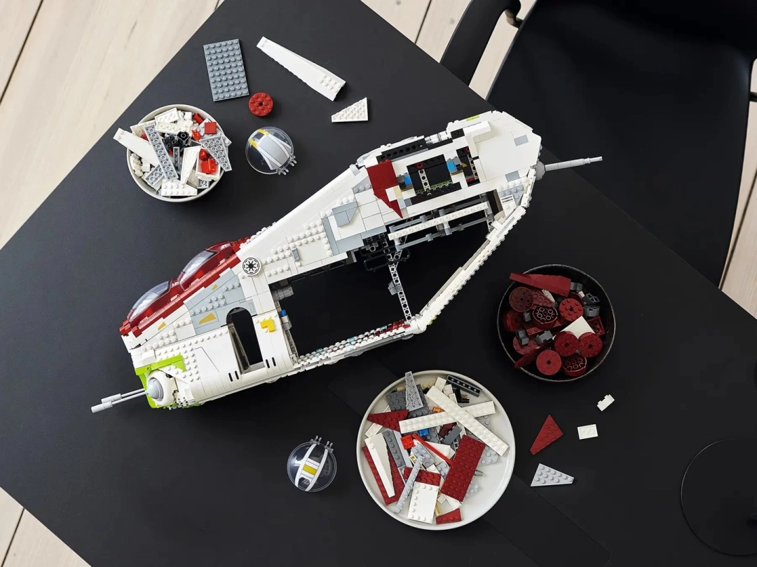 LEGO STAR WARS 75309 REPUBLIKOVÁ BITEVNÍ LOĎ