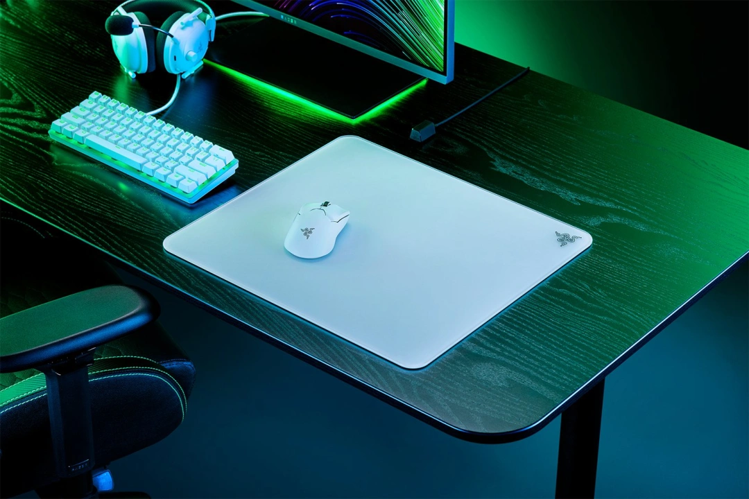 Razer Atlas, bílá