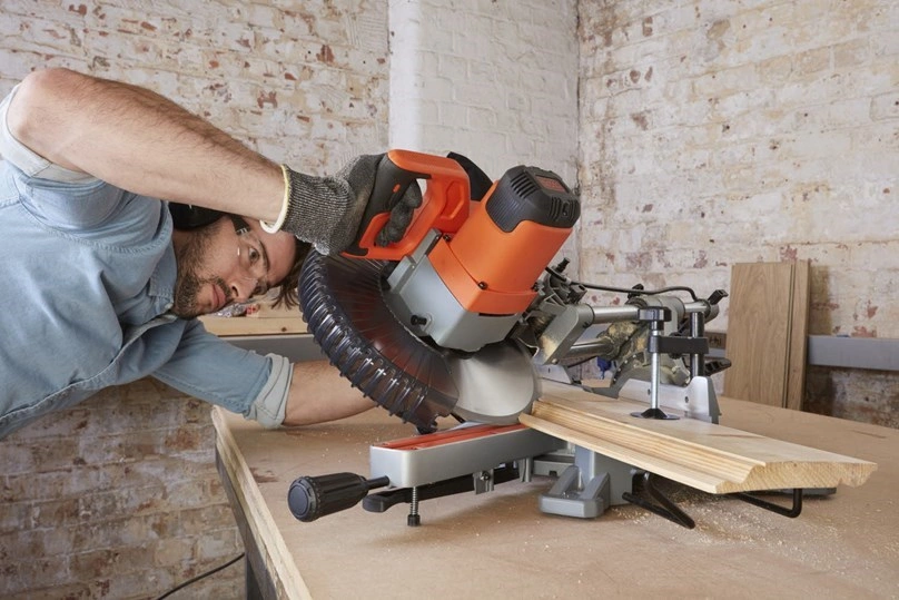 Black-Decker BES710-QS 2100W