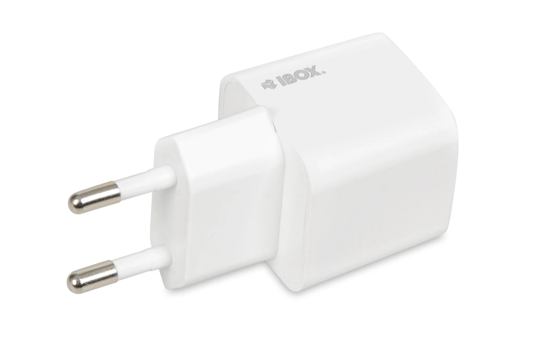 NÁSTĚNNÁ NABÍJEČKA I-BOX C-38 PD30W USB-C, KABEL