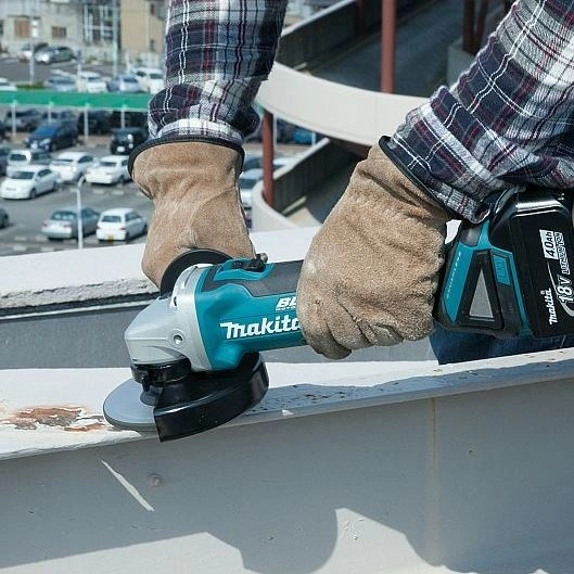 Makita DGA504Z