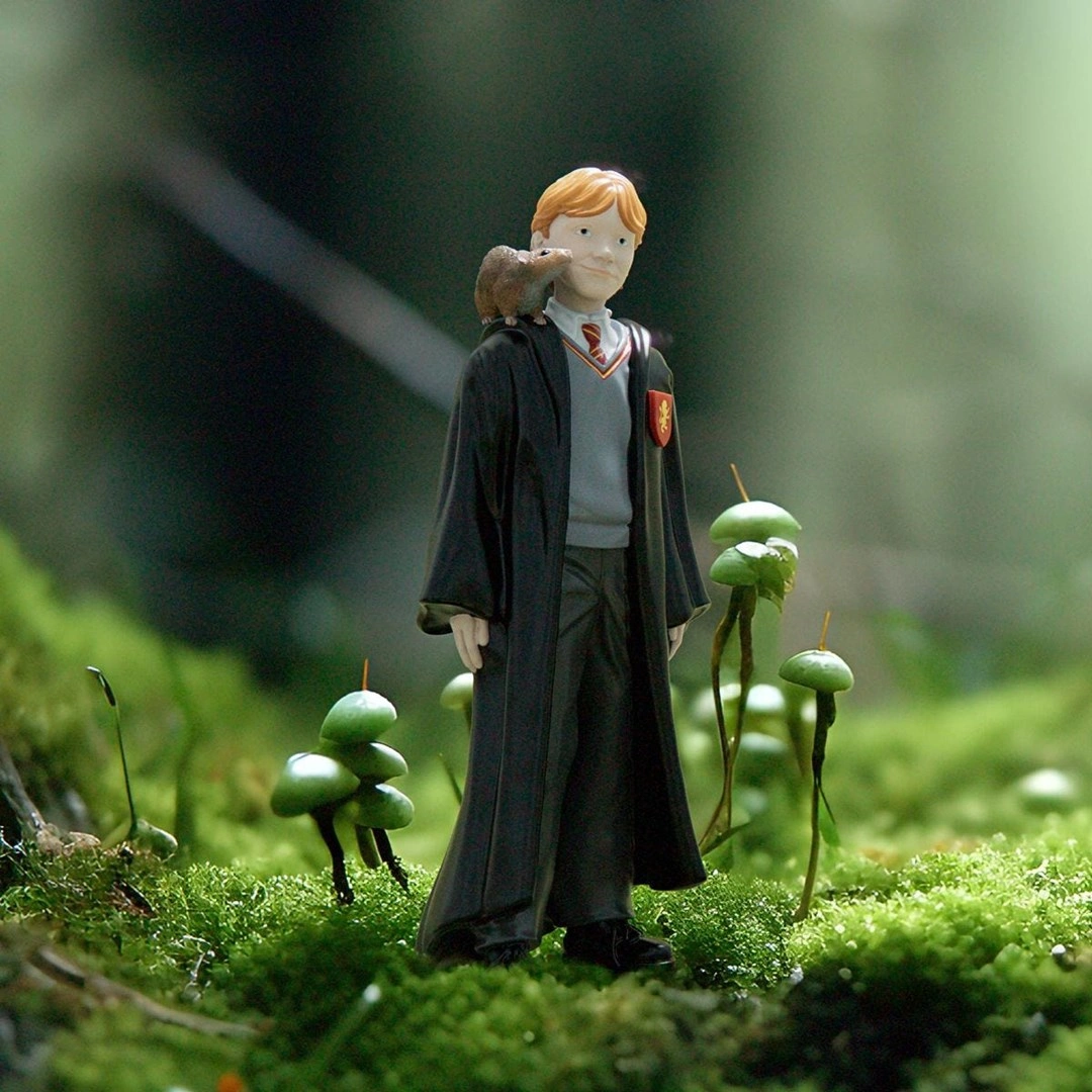 Schleich 42634 Figurka Ron Weasley a Prašivka