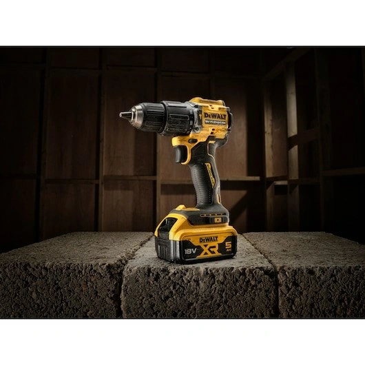 DeWalt 18V BL XR 68Nm 2x5Ah TSTAK rázový šroubovák DeWALT DCD100YP2T-QW