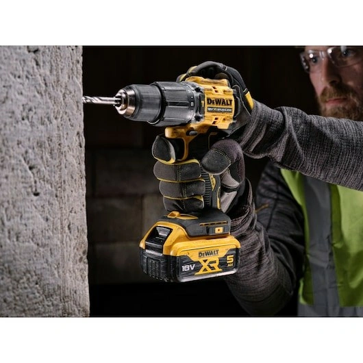 DeWalt 18V BL XR 68Nm 2x5Ah TSTAK rázový šroubovák DeWALT DCD100YP2T-QW