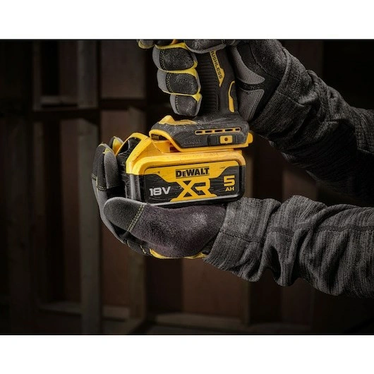 DeWalt 18V BL XR 68Nm 2x5Ah TSTAK rázový šroubovák DeWALT DCD100YP2T-QW