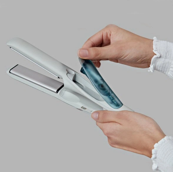 Remington S9001 HYDRAluxe PRO Straightener, bílá