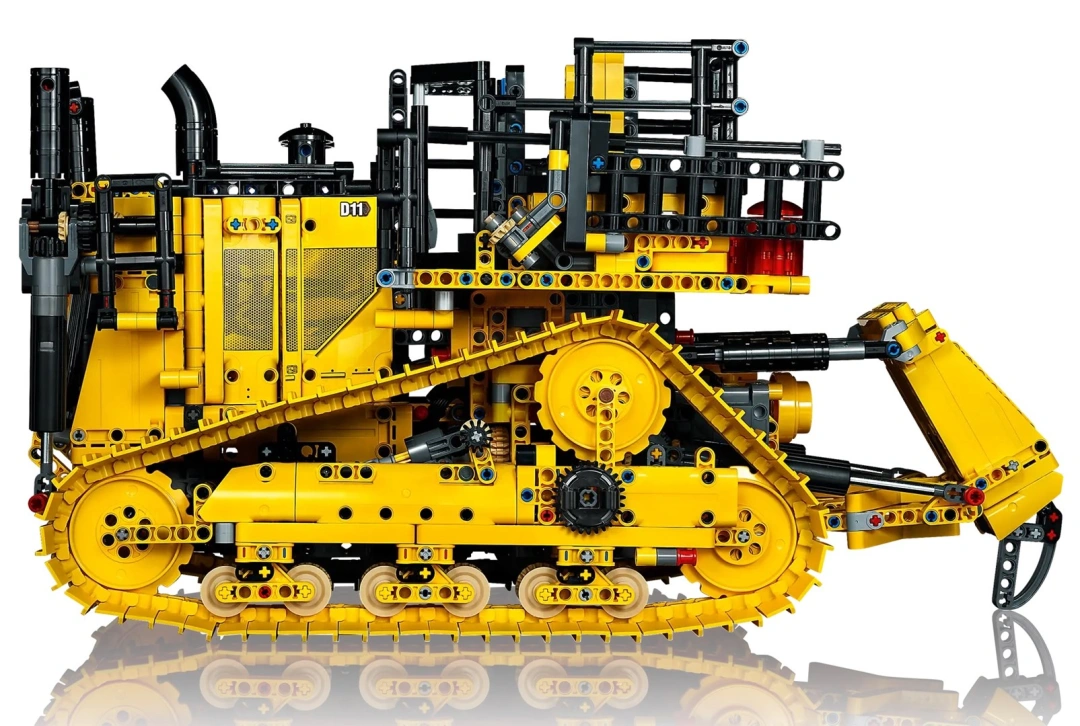 LEGO TECHNIC 42131 BULDOZER CAT D11 ŘÍZENÝ APLIKACÍ