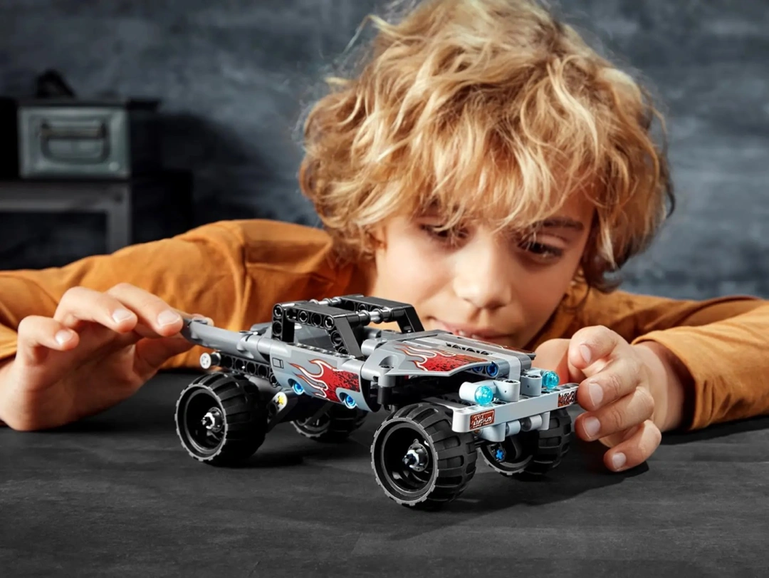 LEGO TECHNIC 42090 Únikový vůz