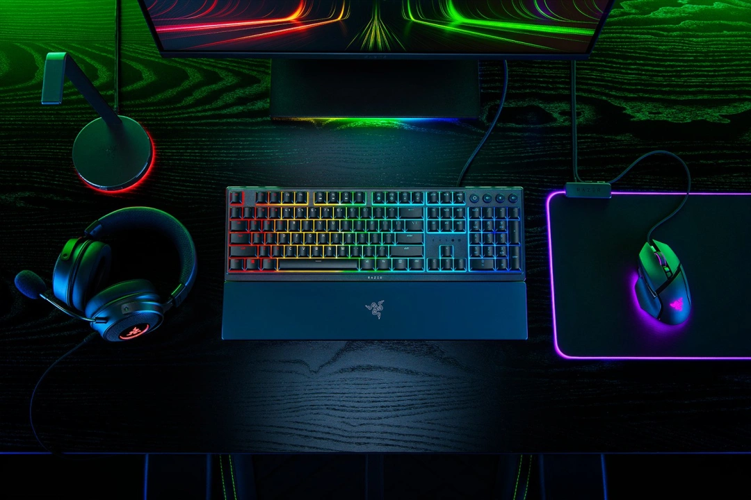 Razer Ornata V3, hybridní mechanická, US