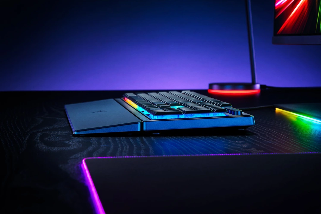 Razer Ornata V3, hybridní mechanická, US