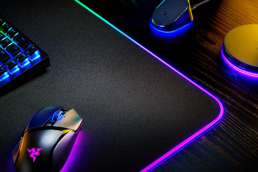 Razer Strider Chroma černá