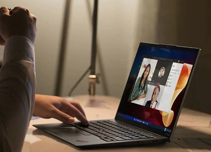 Lenovo ThinkPad X1 Carbon Gen 10 )21CB007UCK), Black - obrázok č. color: rgb(0, 0, 0);'>Excelentná mobilná kancelária</h3><p>Notebooky X1 Carbon Gen 10 spadajú do radu legendárnych notebookov ThinkPad a tomu zodpovedá aj ich <span>majstrové spracovanie s vysokou odolnosťou</span>, účelnosťou a výkonom. V prípade nového X1 je všetko skĺbené s <span>excelentnou mobilitou,</span> s minimálnou hmotnosťou, tenkým prevedením a výdržou pre celodenné pracovné nasadenie. Svojou konštrukciou je nový X1 Carbon 10 generácie jedným znajľahších 14